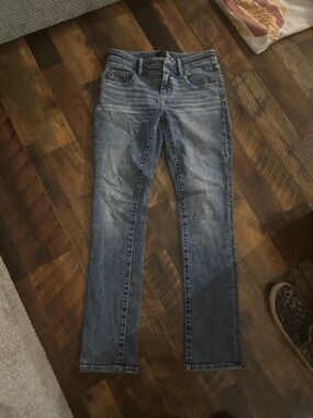 Buckle Women's Medium Blue Straight Leg Jeans